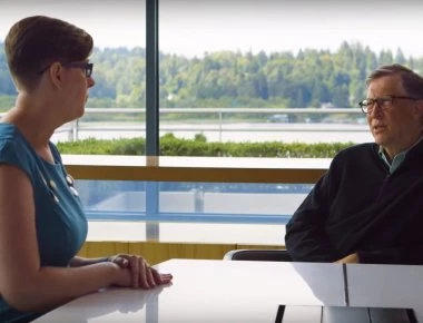 Bill Gates: Όλα όσα μου έμαθε μία δασκάλα που κάνει μάθημα σε πρόσφυγες (βίντεο)